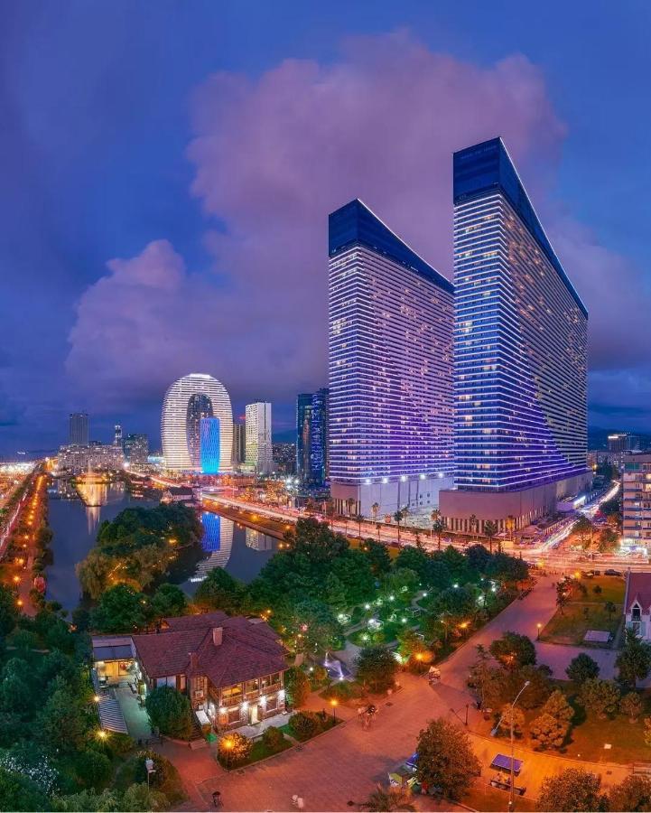 Апарт отель Orbi City Sea View - Special Category Батуми Экстерьер фото