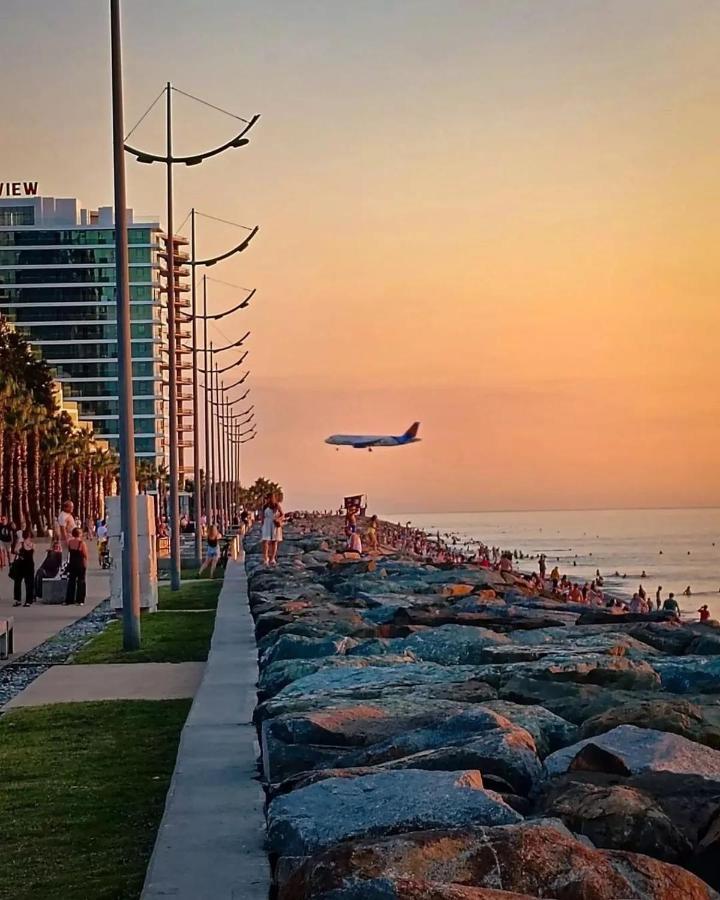 Апарт отель Orbi City Sea View - Special Category Батуми Экстерьер фото