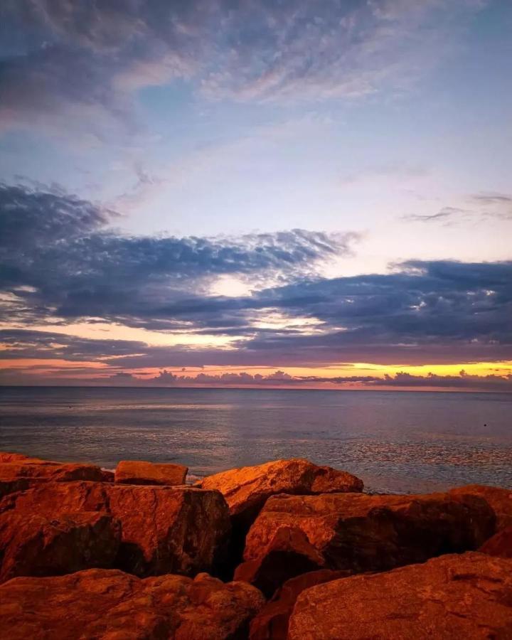 Апарт отель Orbi City Sea View - Special Category Батуми Экстерьер фото