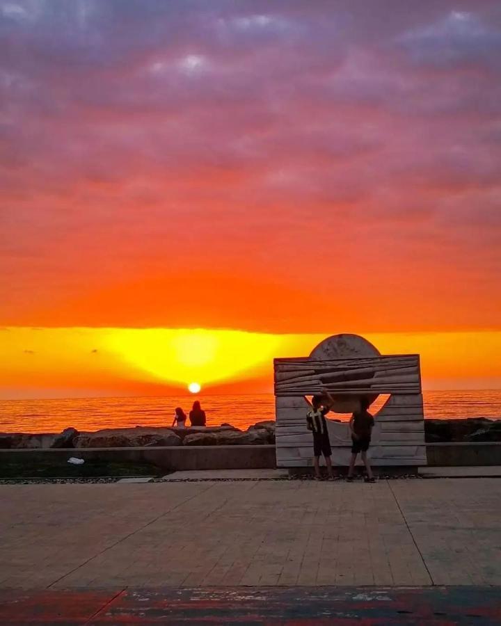 Апарт отель Orbi City Sea View - Special Category Батуми Экстерьер фото
